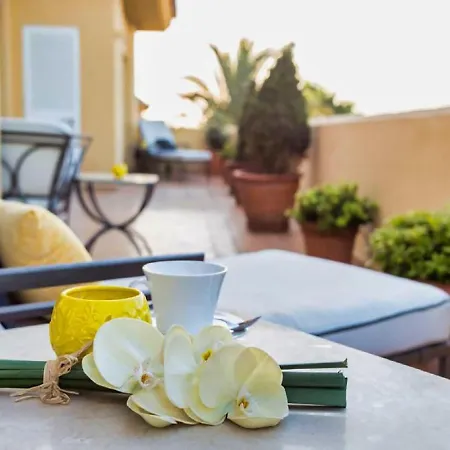 Beachfront Penthouse Marbella, Rio Real Playa Apartment *