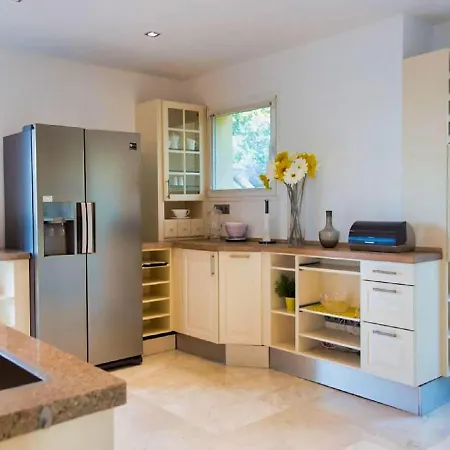 Beachfront Penthouse Marbella, Rio Real Playa Daire *