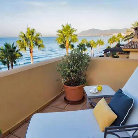 Beachfront Penthouse Marbella, Rio Real Playa Lägenhet *